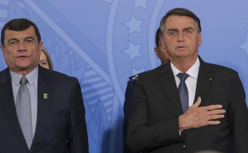 Mídia: defesa de ex-ministro de Bolsonaro enfurece aliados e pode comprometer ex-presidente