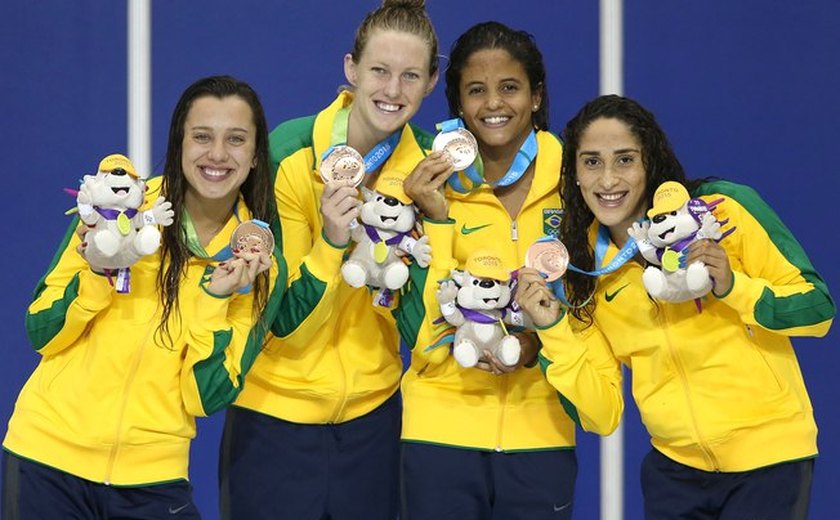 Depois de 64 anos de Pans, natação feminina do Brasil enfim conquista um ouro