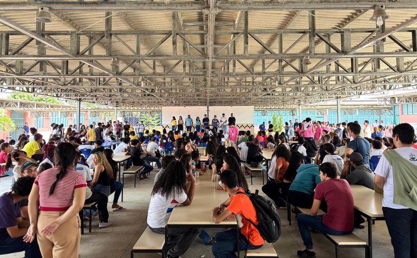 Projeto da Seprev beneficia 570 alunos de Arapiraca com instrumentos para banda de fanfarra
