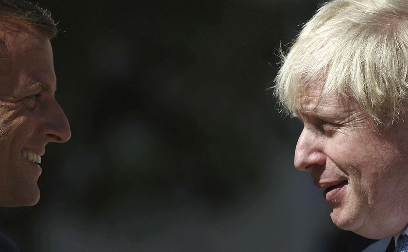 'Gênio maligno': Boris Johnson acusa Macron de tramar retorno do Reino Unido à União Europeia