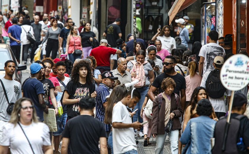 Setor de serviços cresce 1,2% em julho e mantém recuperação