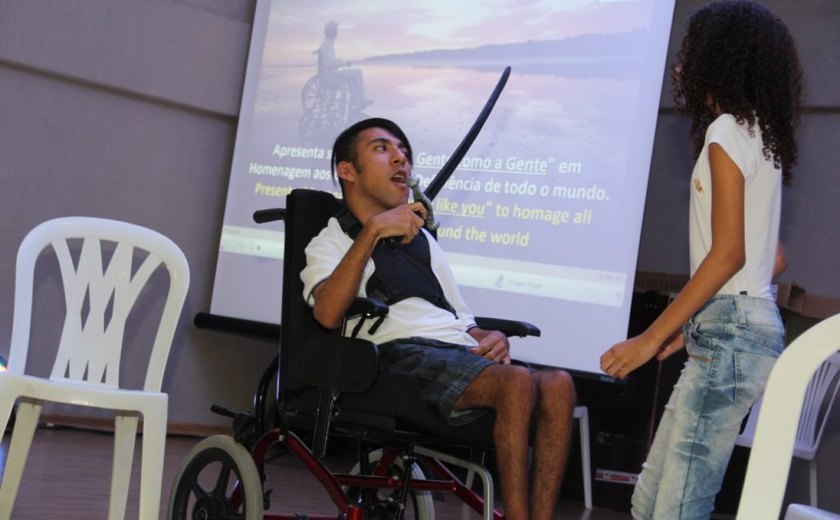 Inclusão: Escola de Artes oferta vagas gratuitas para pessoas com deficiência