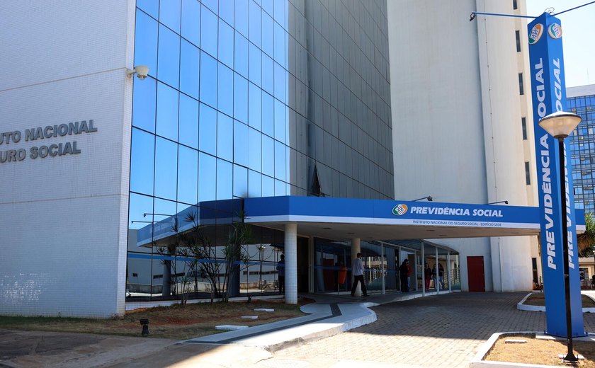 Com pauta da anistia morna, escândalo do INSS será martelo da oposição no governo Lula, diz analista