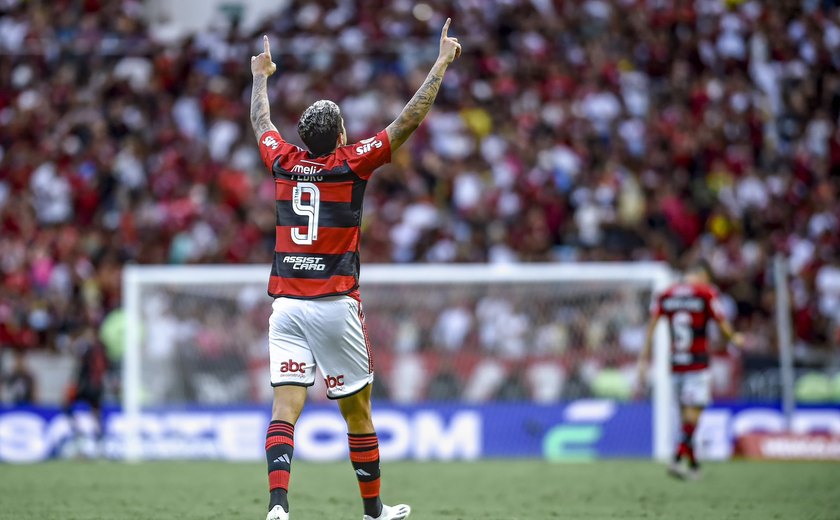 Fla enfrenta Flu no Maracanã de olho no título Brasileiro