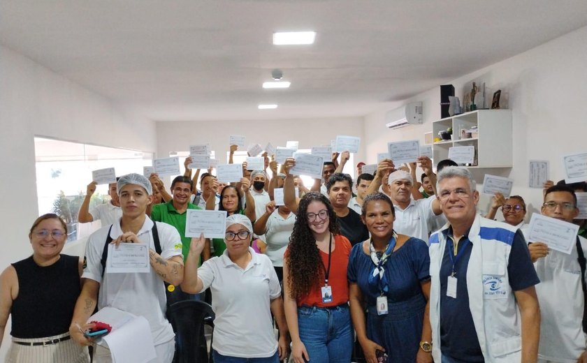 Vigilância Municipal capacita funcionários de supermercado sobre boas práticas sanitárias