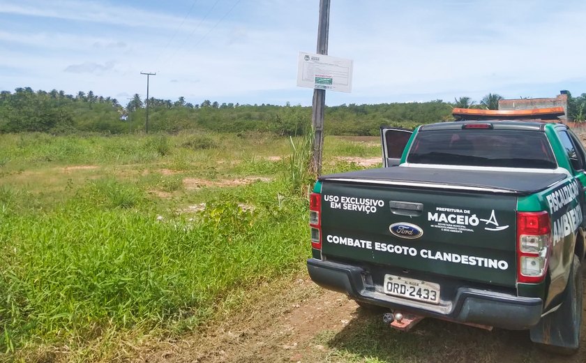 Fiscais da Prefeitura interditam aterro irregular próximo à área de preservação ambiental