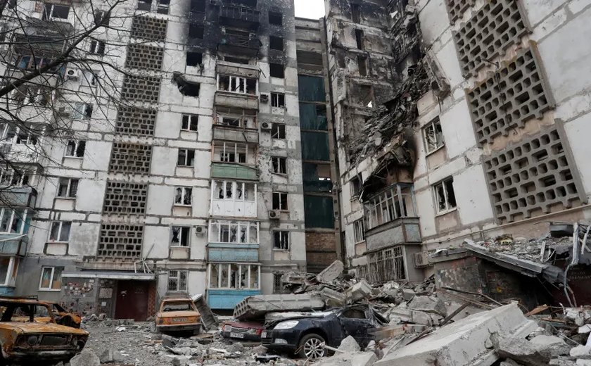 Novo bombardeio russo em Mariupol provoca mortes de militares, diz Ucrânia