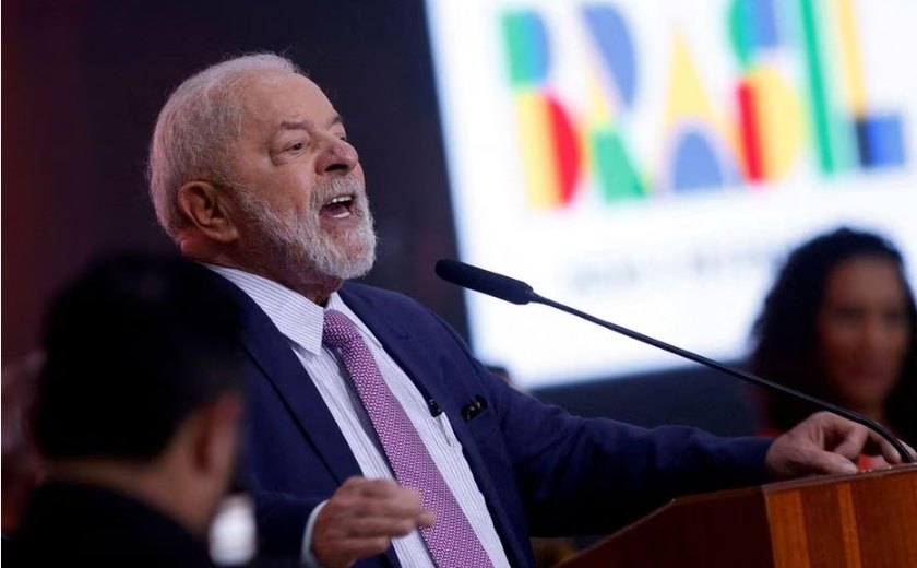 Lula muda marco do saneamento e permite serviço seguir sem licitação