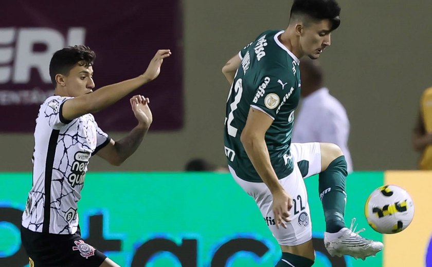 Palmeiras atropela Corinthians na Arena Barueri e ganha a primeira no Brasileirão