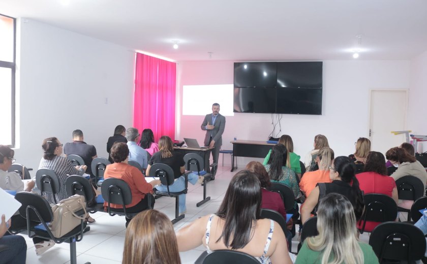Gestores escolares recebem cursos de qualificação em Palmeira dos Índios