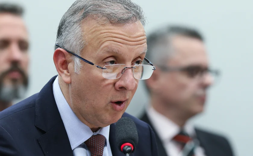 Tributária: Regime automotivo é ponto que está em maior ebulição nesta reta final, diz relator