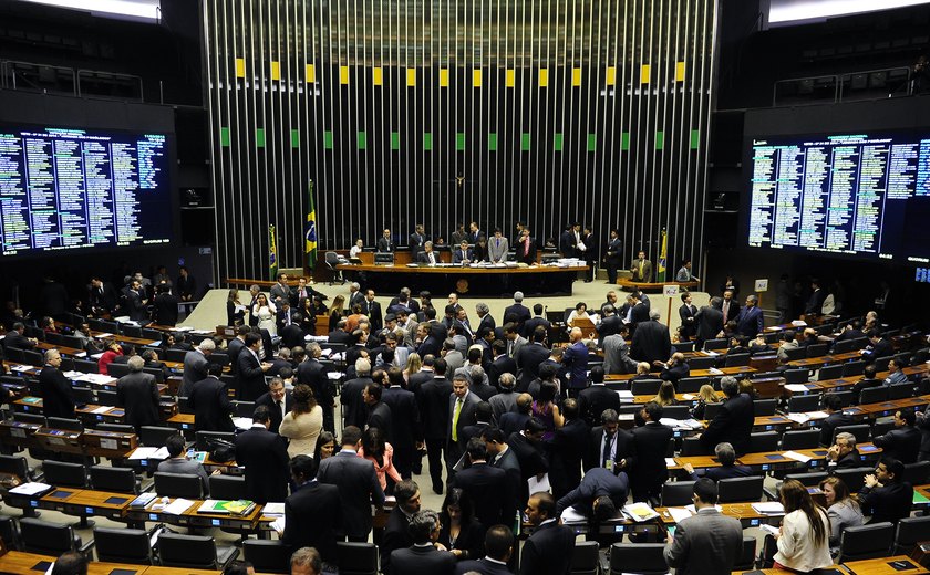 Senado aprova pacote anticrime de olho em possíveis vetos de Bolsonaro