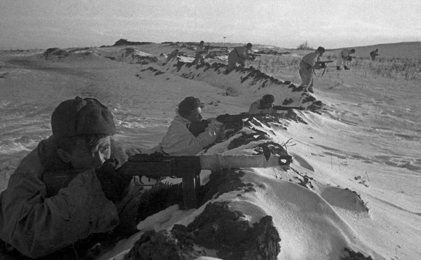 'A maior responsável pela derrota das forças do Eixo foi a URSS', observa historiador (VÍDEO)