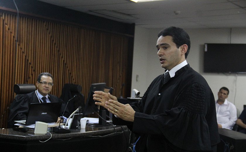 Caso Luiz Ferreira: defesa sustenta que réus foram induzidos a confessar