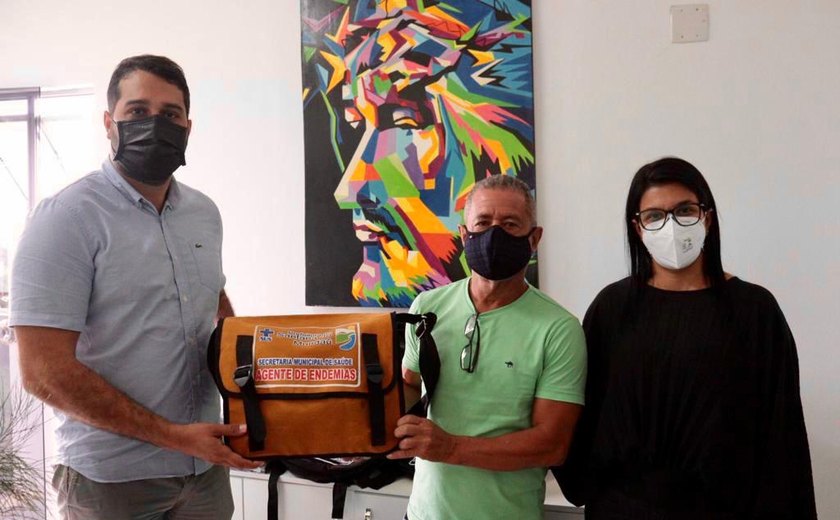 Saúde de Santana do Mundaú entrega novos equipamentos e uniformes para profissionais