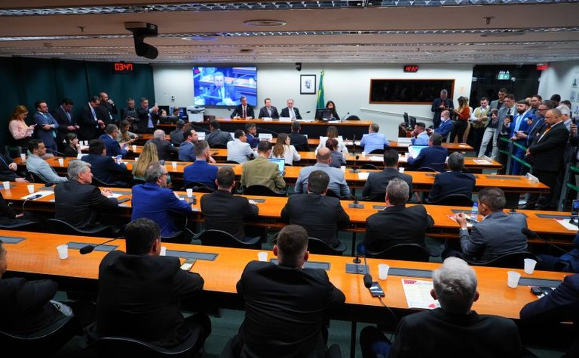 Fim das aulas de direção barateia CNH, mas pode aumentar acidentes, dizem especialistas