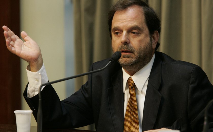 ‘A guerra não é argumento para o corte de impostos’, diz David Zylbersztajn