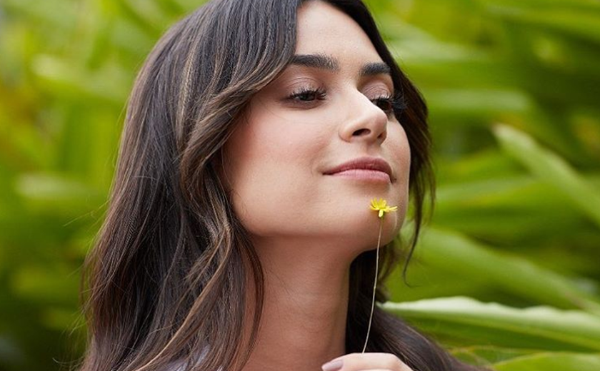 Atriz Thaila Ayala e influenciadora Julia Faria se reencontram grávidas