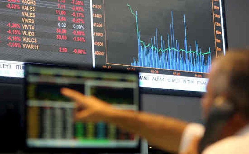 Ibovespa estende ganhos pelo 5º dia aos 113,8 mil pontos