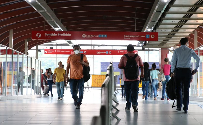 Brasil registra alta de casos de covid-19, diz levantamento