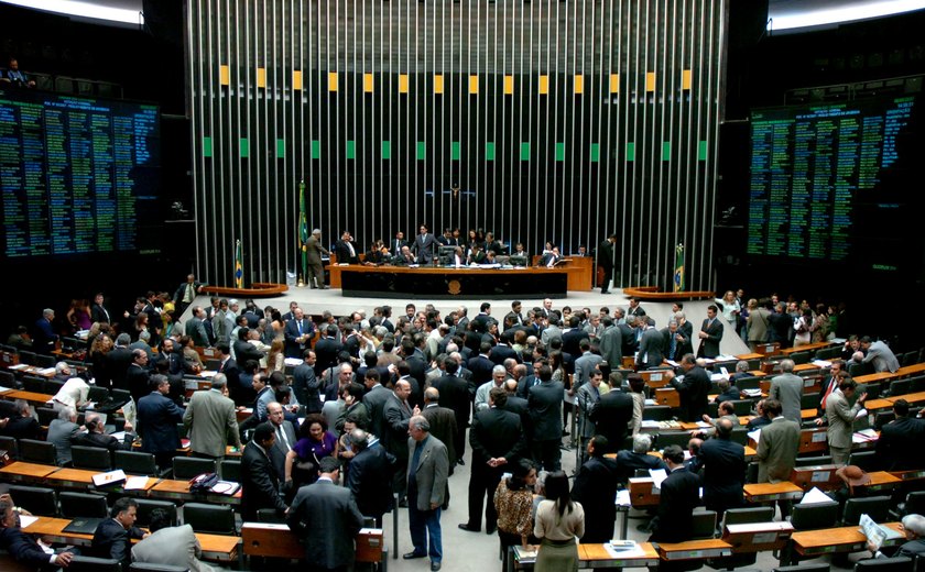 Na Câmara, deputados avaliam que prisão de Cunha já era esperada