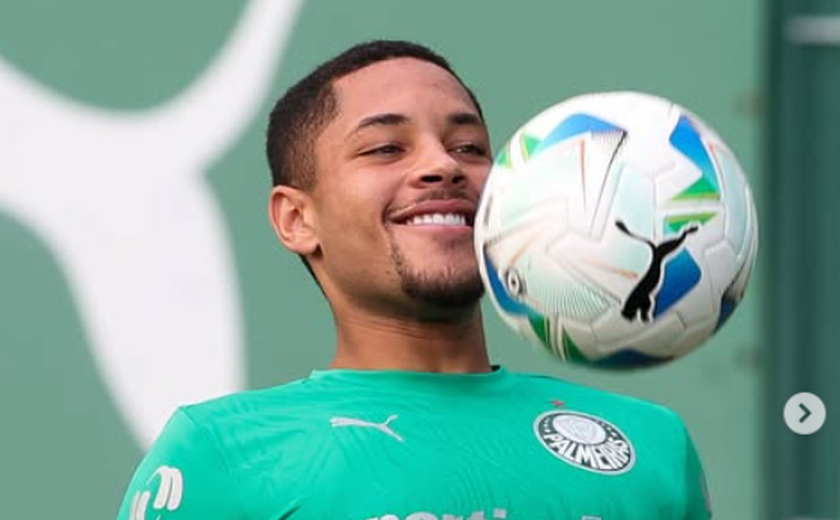 Vitor Roque desencanta após 12 jogos e garante vitória do Palmeiras sobre o Vasco
