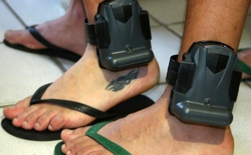 Lei permite o uso de tornozeleira em agressores de mulheres que estão sob medida protetiva de urgência