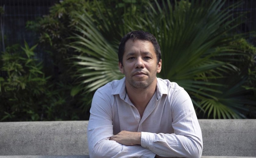 Morte de Mãe Bernadete mostra face perversa do país, diz Itamar Vieira