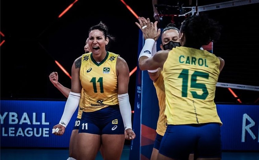Com brilho de reservas, vôlei do Brasil celebra virada em clássico com a Argentina no 5º set
