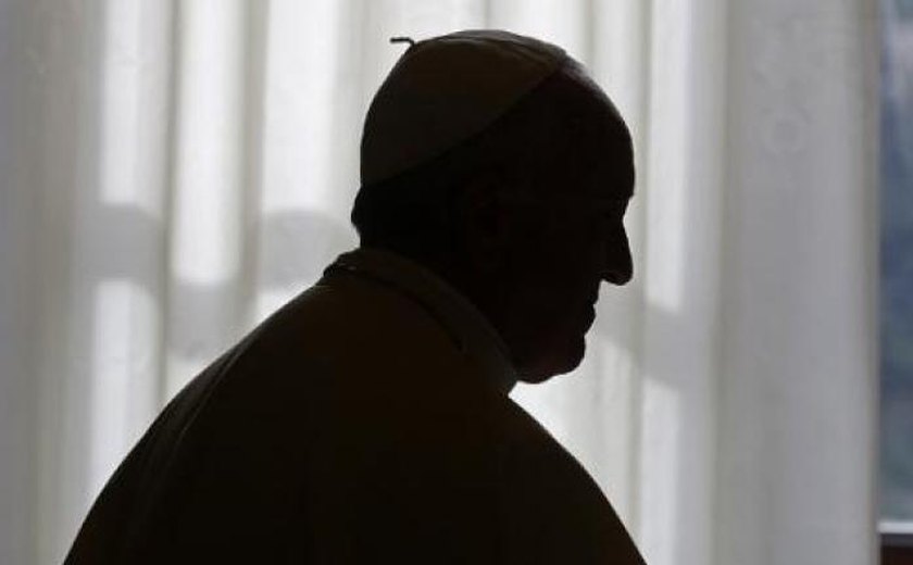 Papa Francisco cria comissão para julgar casos graves e pedofilia