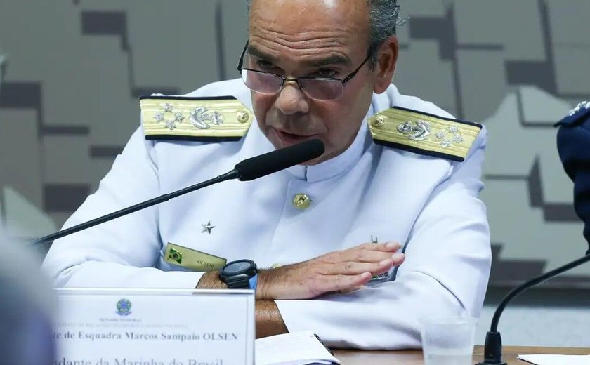 Não houve 'ordem, mobilização ou planejamento' de uso de blindados para trama golpista, diz comandante da Marinha