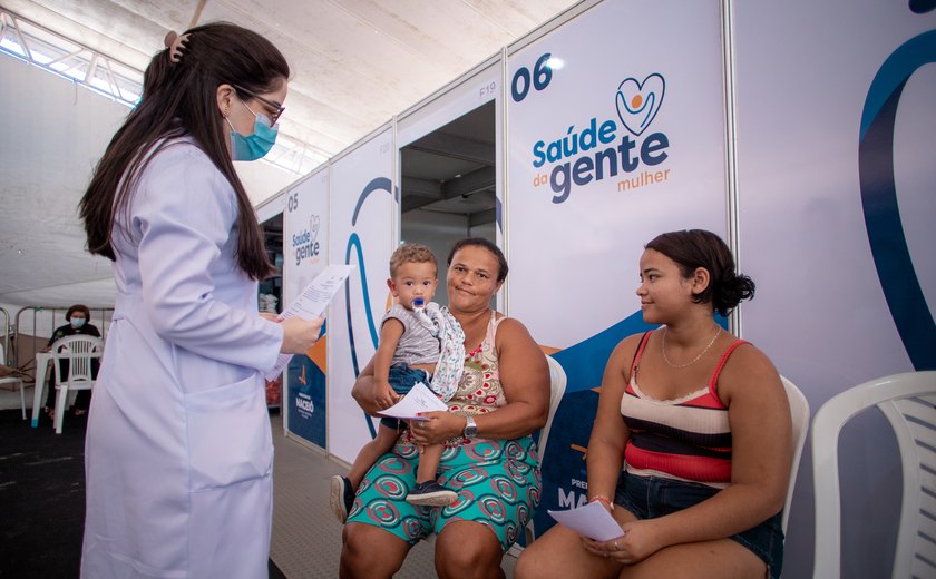 Conjunto Maceió I, na Cidade Universitária, recebe programa itinerante de assistência médica