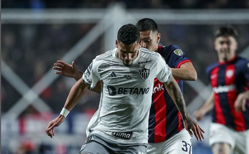 Atlético-MG cobra punição a gestos racistas de torcedores do San Lorenzo na Libertadores