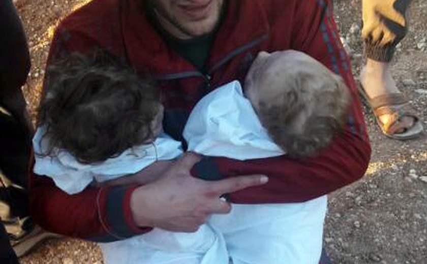 Homem perde bebês gêmeos e esposa em suposto ataque químico na Síria