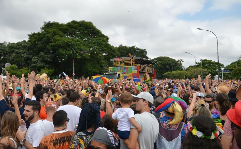 Pré-carnaval de São Paulo teve 180 blocos nas ruas