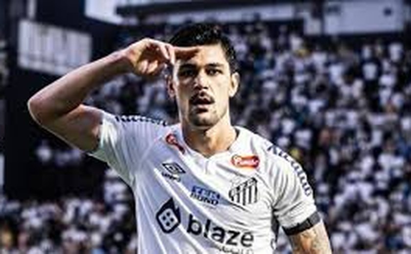 João Basso exalta preparação do Santos para volta do Brasileirão: 'Treinos intensos e fortes'