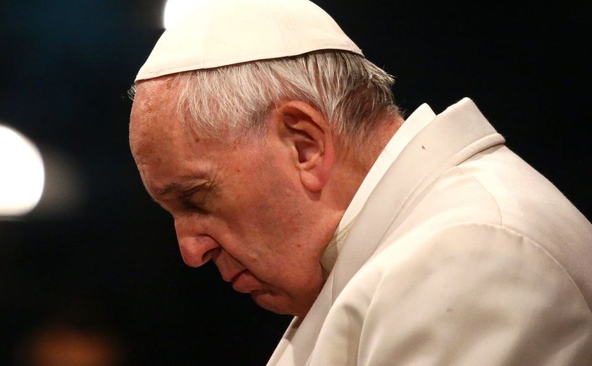 Papa se diz &#8216;envergonhado&#8217; por escândalos na Igreja