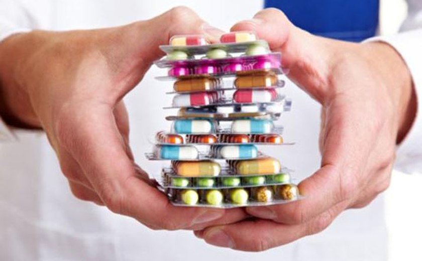 Anvisa suspende comercialização de medicamentos por falhas em produção