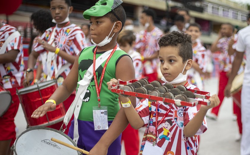 Escolas de Samba Mirins encerram desfiles do Carnaval 2024 na Sapucaí