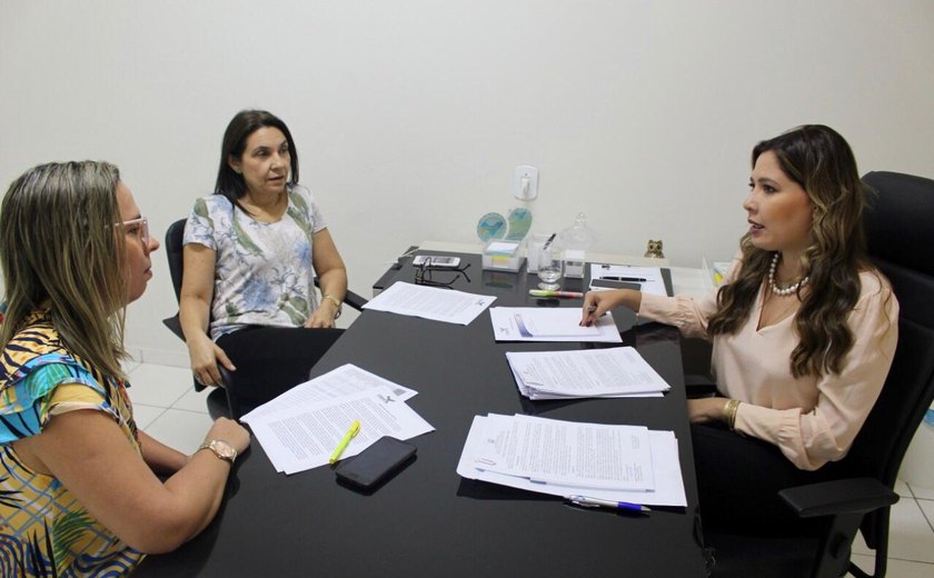 Cosems/AL reconhece trabalho de médicos cubanos e teme demora na contratação de novos profissionais