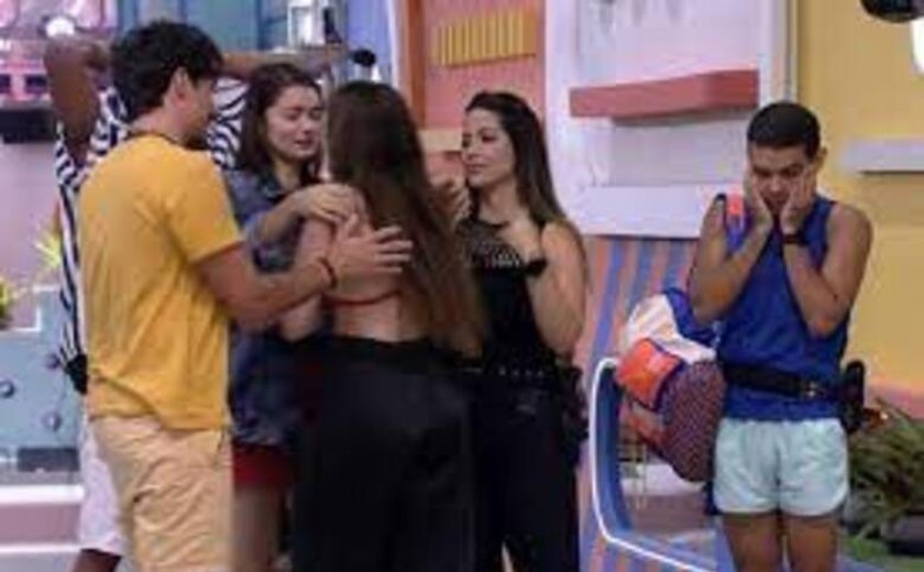No ‘BBB 22’, saída de Jade gera choro no lollipop e teorias sobre paredão falso