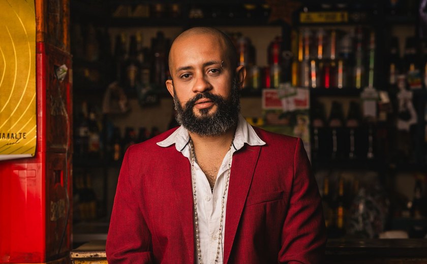 Brega até a alma: Janu lança disco repleto de latinidade em “10 Super Sucessos”