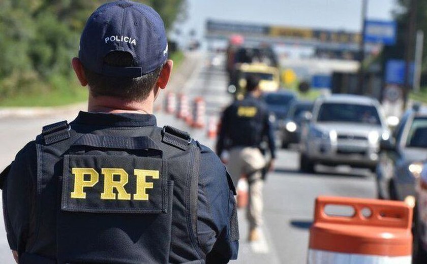 Durante o fim de semana, PRF apreende mercadorias sem Nota Fiscal e prende homem por transporte de substância tóxica em Alagoas