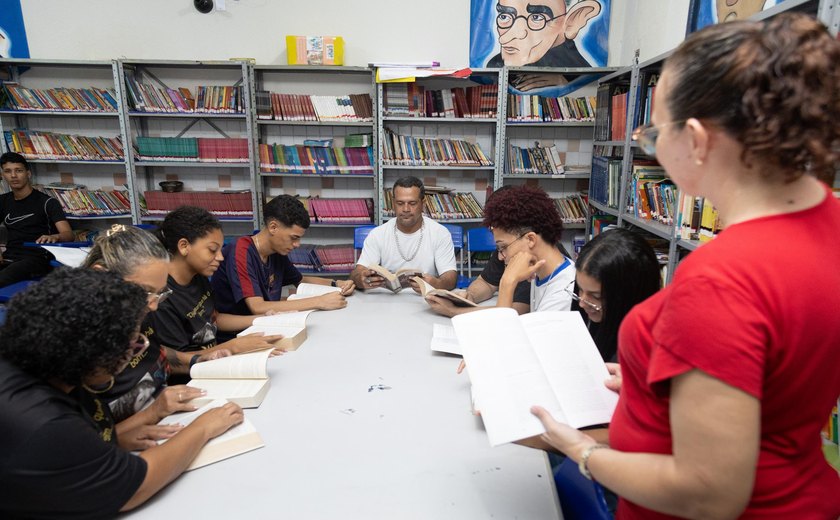 Estado abre 610 novas vagas para Educação de Jovens e Adultos