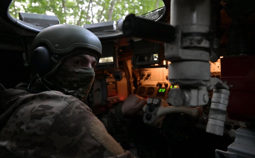 MD: Exército russo liberta povoados de Popov Yar na RPD, Kamenskoe na região de Zaporozhie e Degtyarnoe na região de Carcóvia