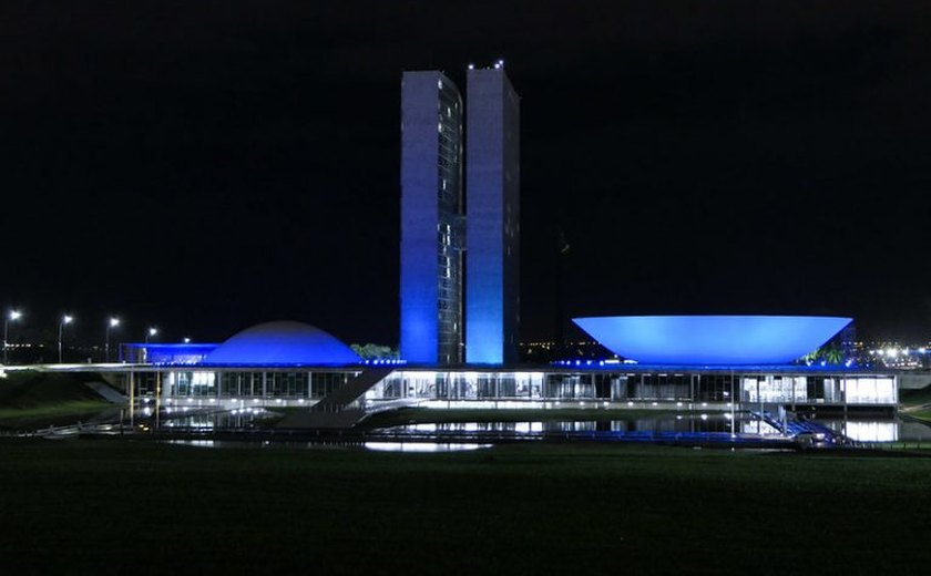 Congresso se ilumina de azul pelo Dia Internacional da Síndrome de Angelman