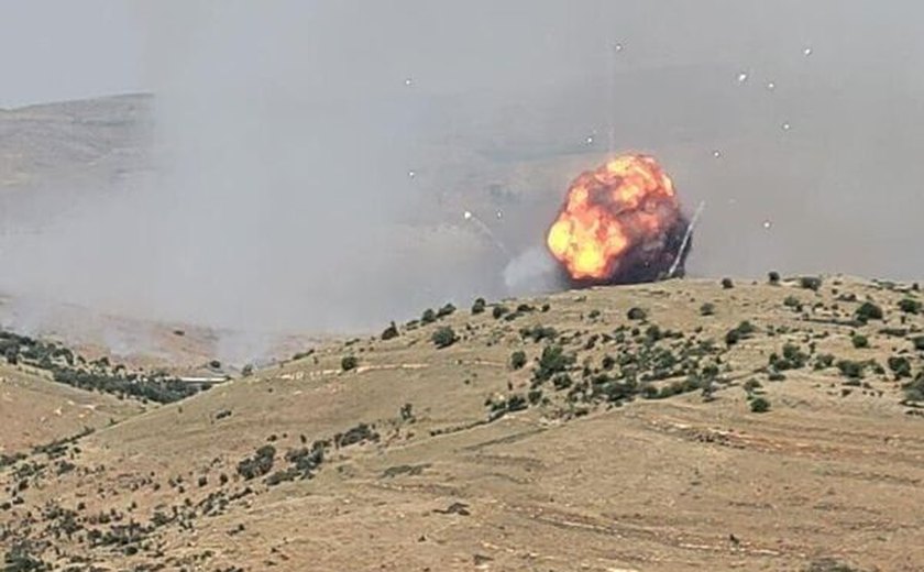 Ataques aéreos de Israel são registrados perto da cidade de Baalbek, no leste do Líbano, relata correspondente da Sputnik