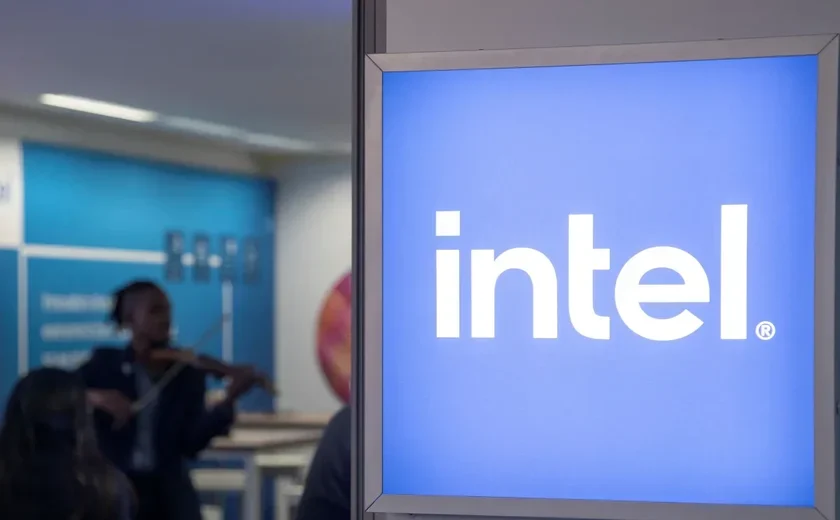 Trump diz considerar um acordo para uma fatia de 10% na Intel