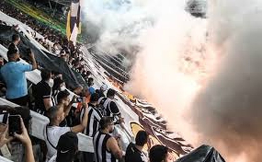 Torcida faz festa antes do embarque do Botafogo para o Mundial de Clubes nos Estados Unidos