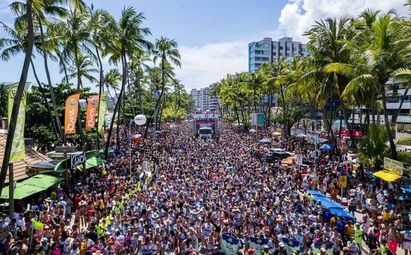Bloco do Rei celebra 22 Anos de folia com grande festa na orla de Maceió'